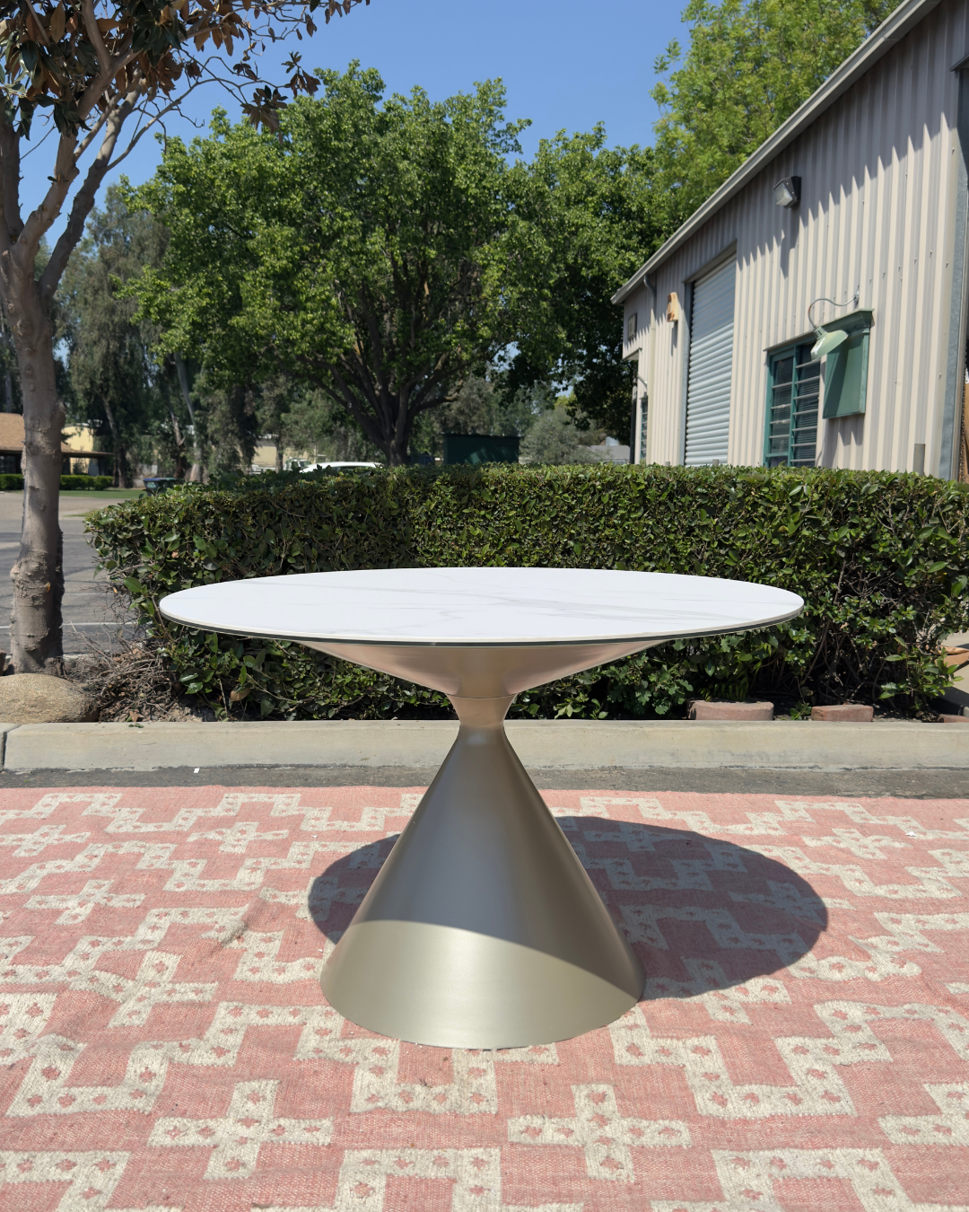 Modus Furniture Winston Round 47" Dining Table
