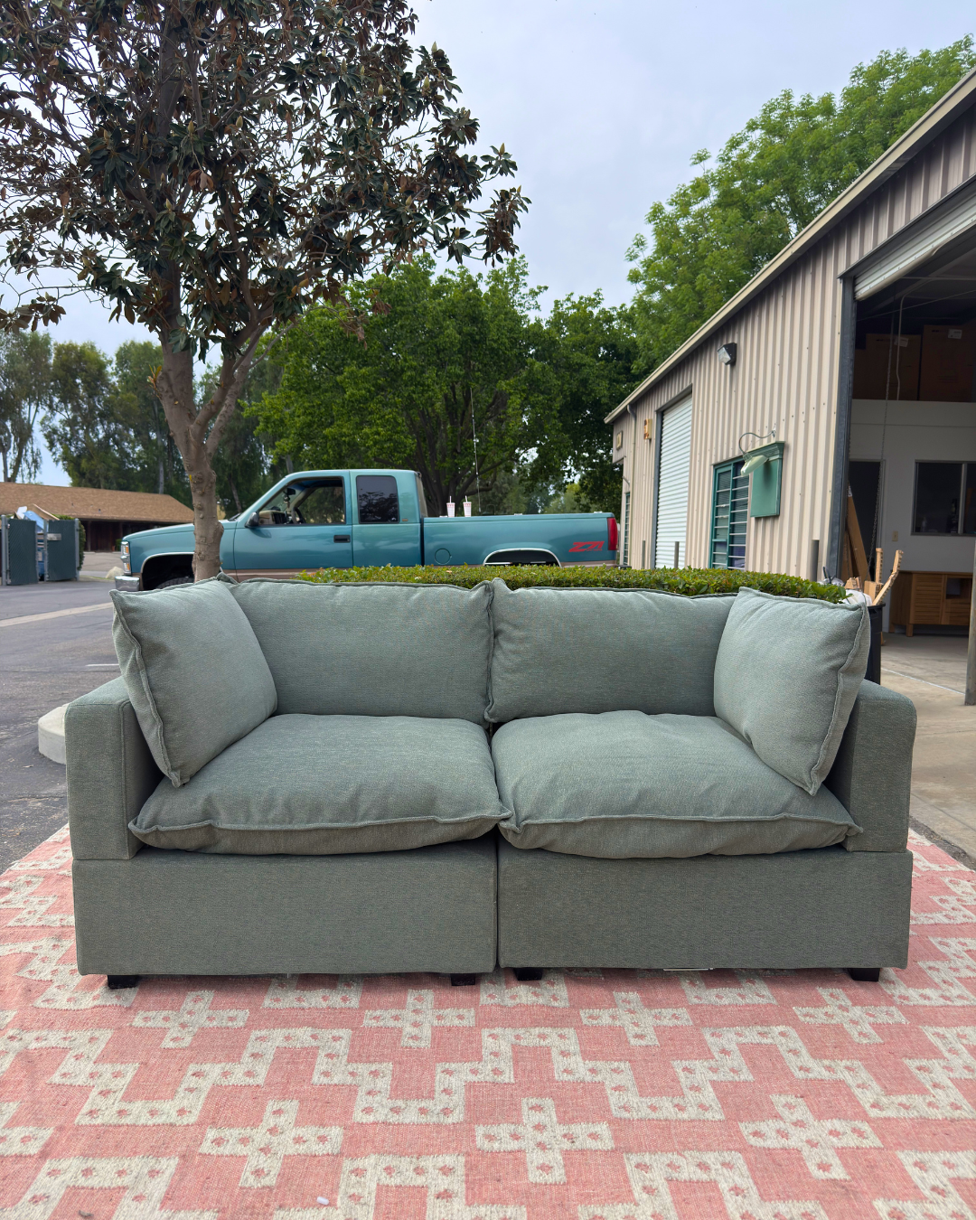 Albany Park Kova Loveseat