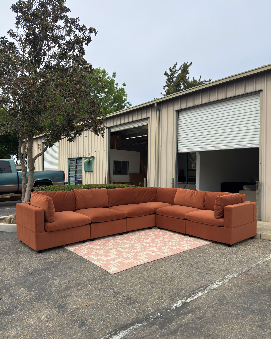 Albany Park Kova 6PC Sectional