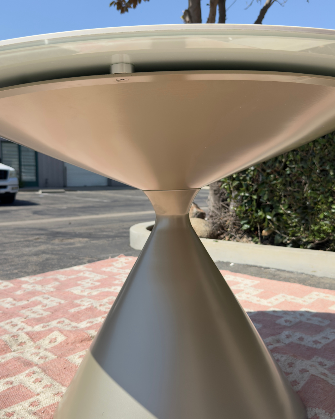 Modus Furniture Winston Round 47" Dining Table