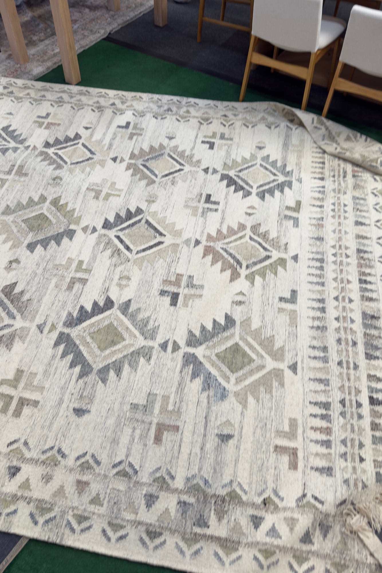 Article Tida Rug 9 X 12 - Silver Etch