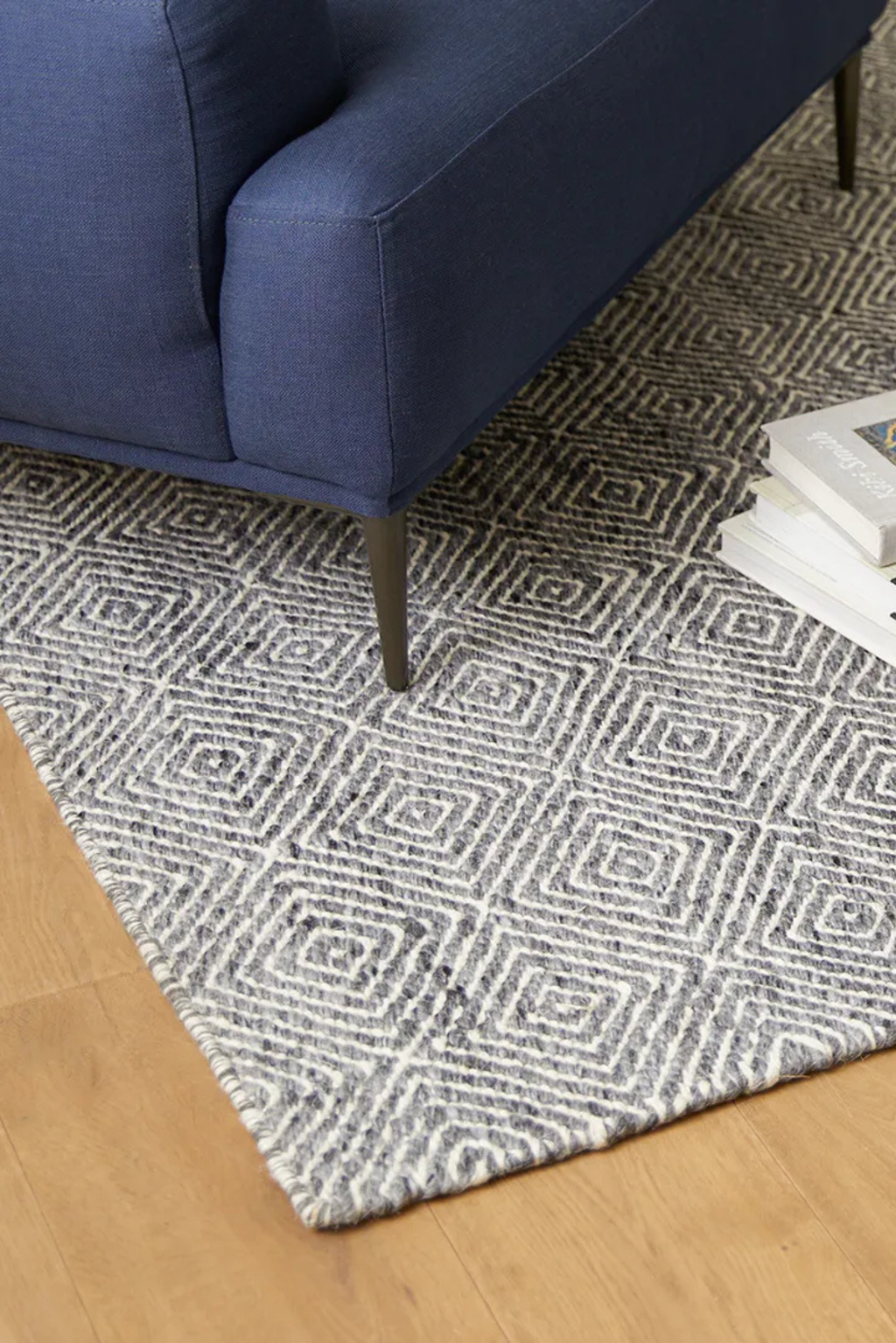 Article Bovi 8 X 10 Rug - Silver Gray