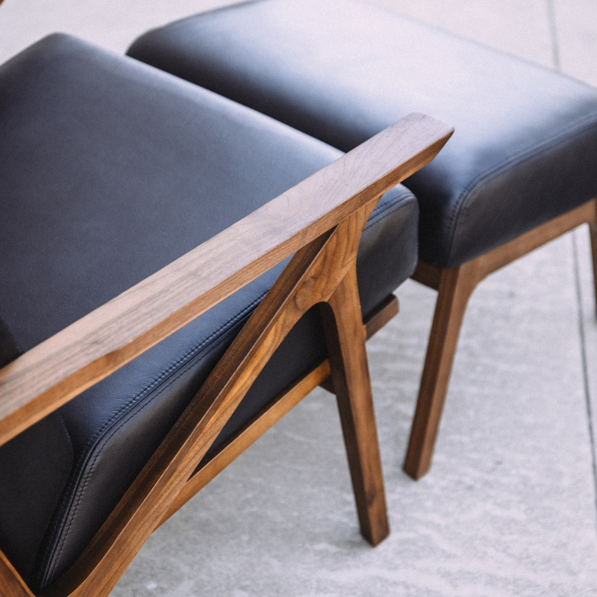 Article Otio 26" Leather Lounge Set - Walnut And Black