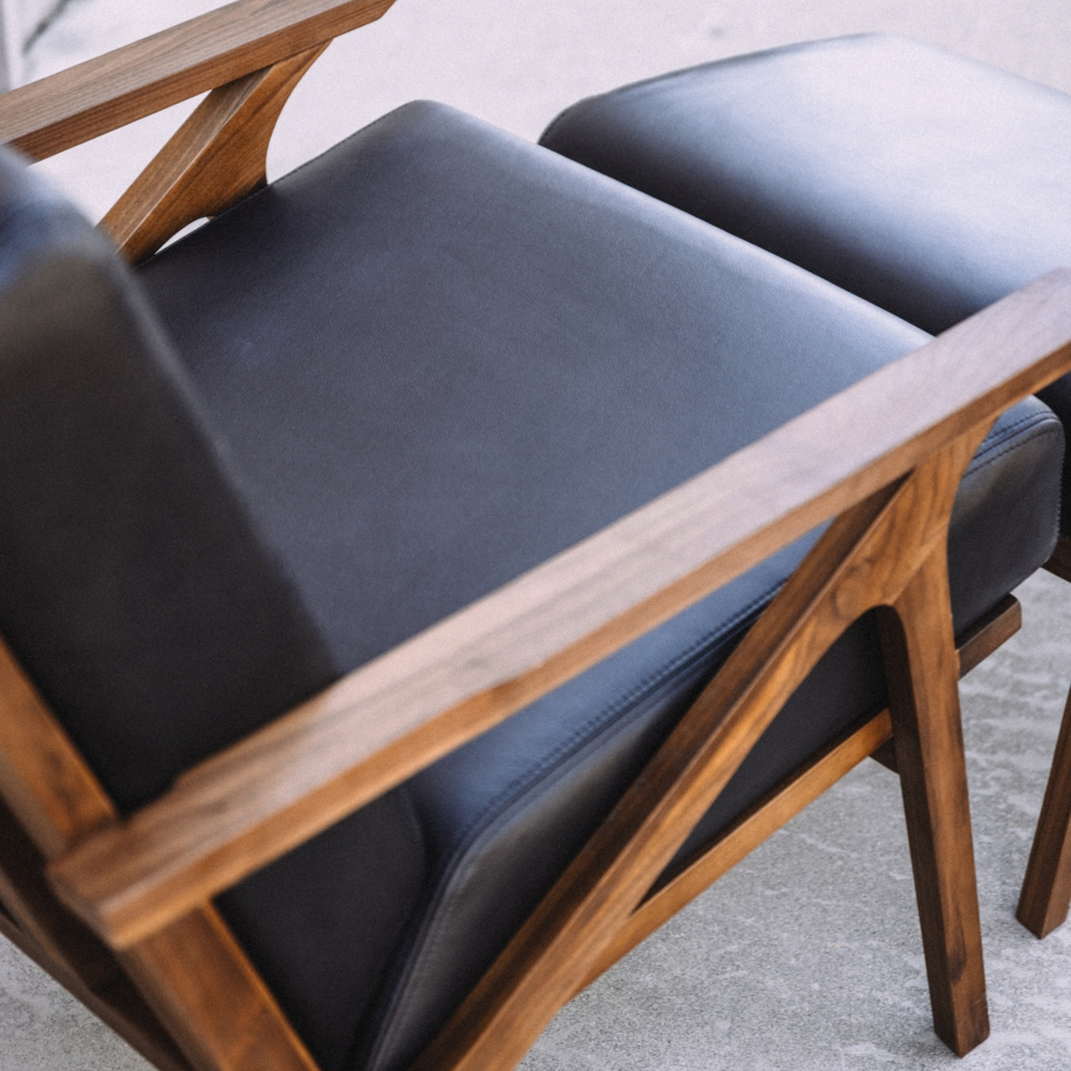 Article Otio 26" Leather Lounge Set - Walnut And Black