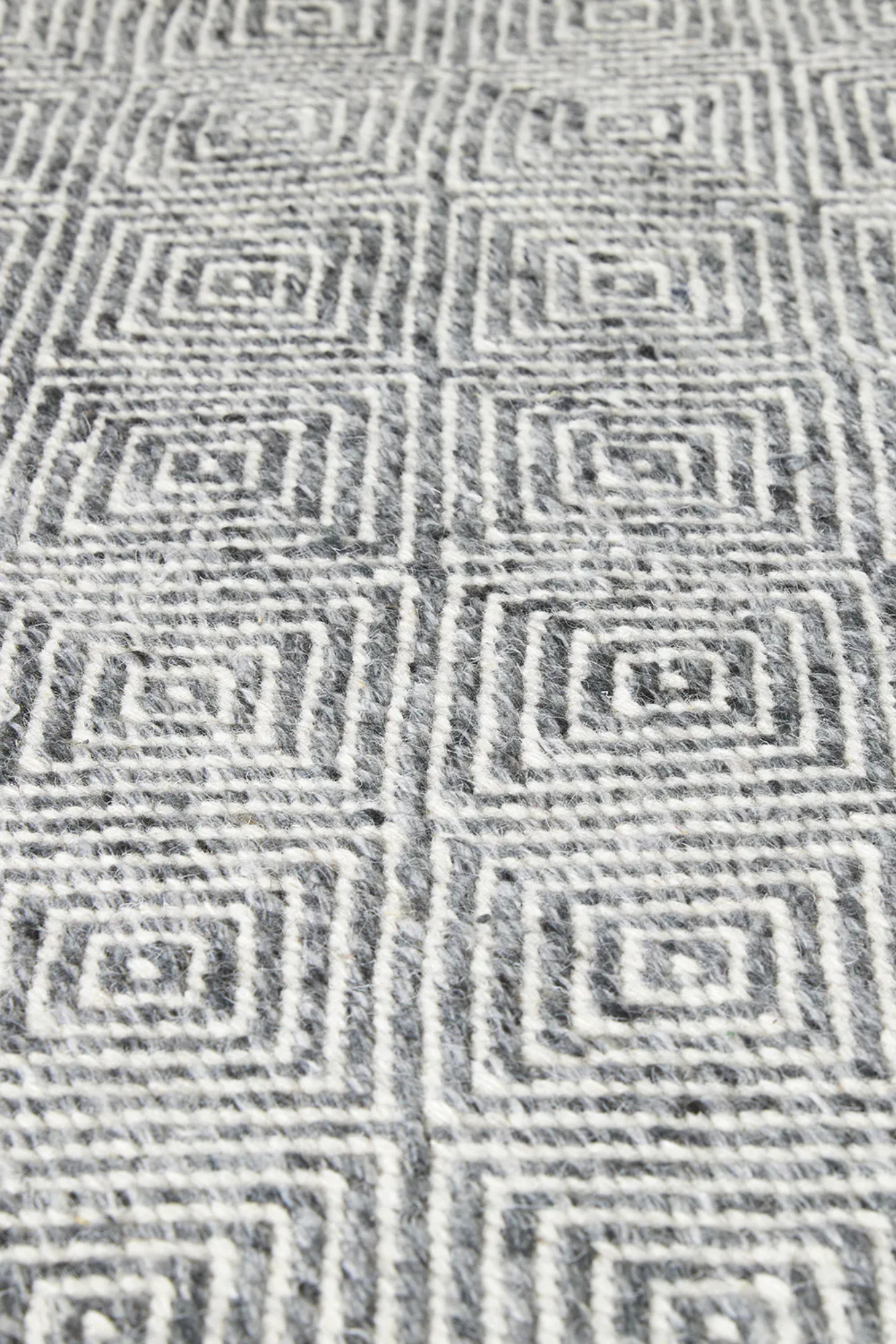 Article Bovi 2.5 X 8 Runner - Silver Gray