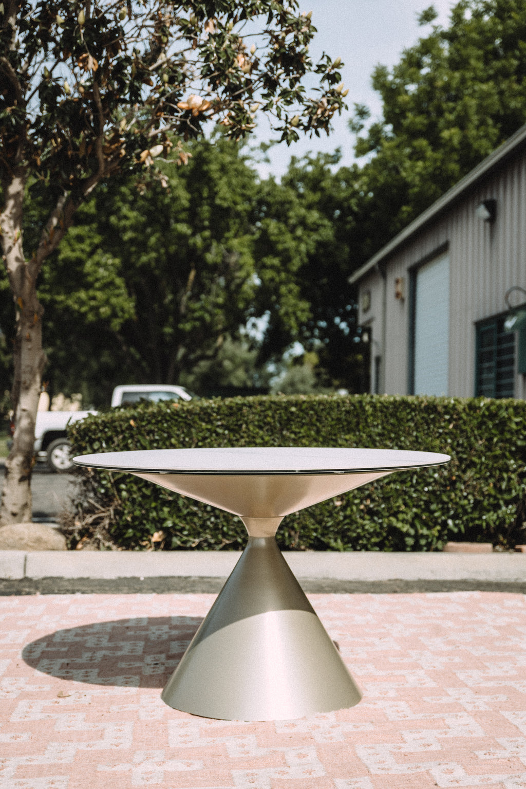 Modus Furniture Winston Round 47" Dining Table