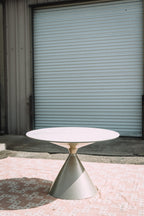 Modus Furniture Winston Round 47" Dining Table