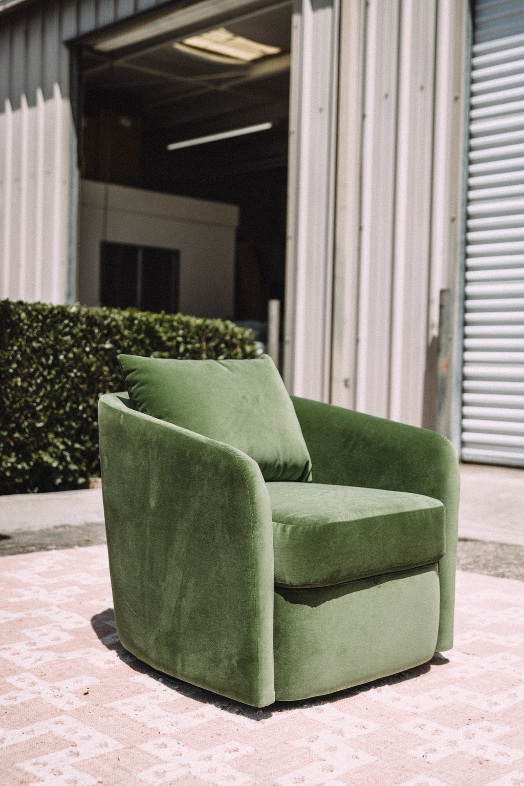 Benchmade Modern Astrid Swivel Chair