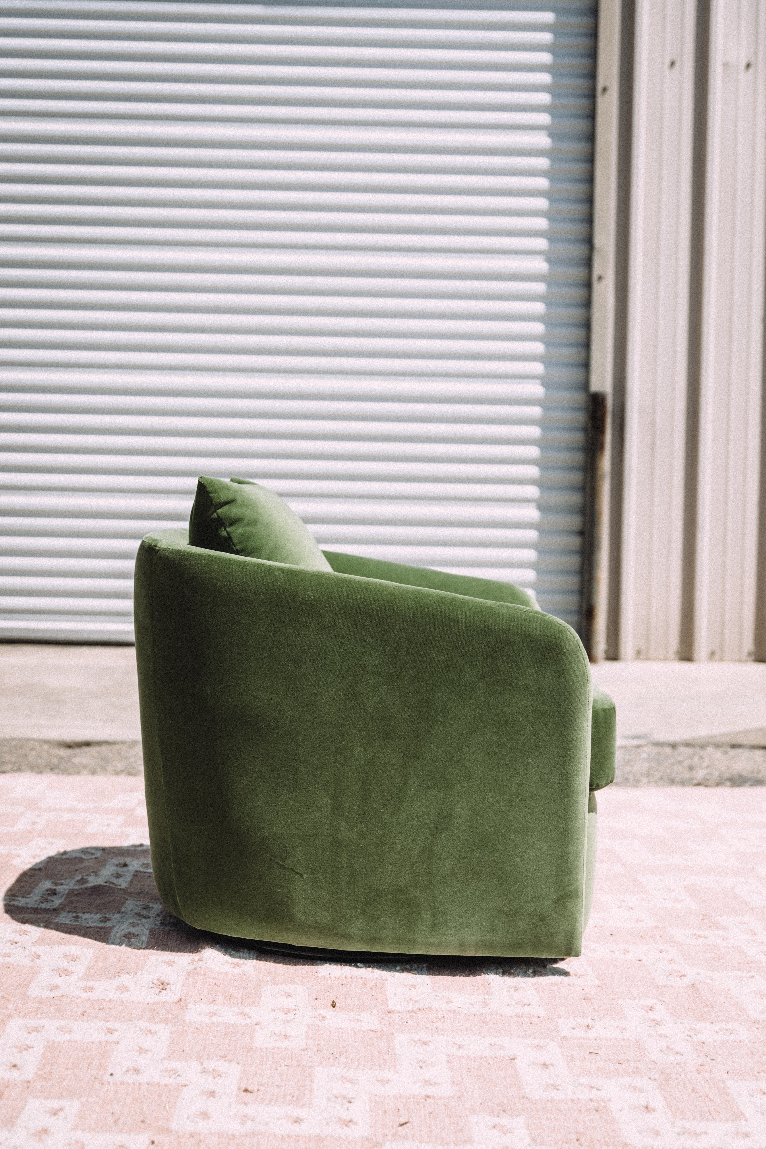 Benchmade Modern Astrid Swivel Chair
