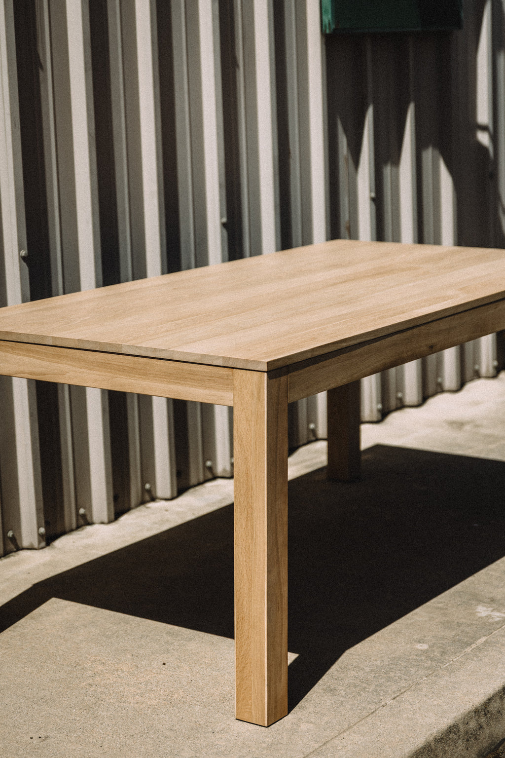 Tikamoon Eden Solid Oak Extendable Table for 6 to 10 people