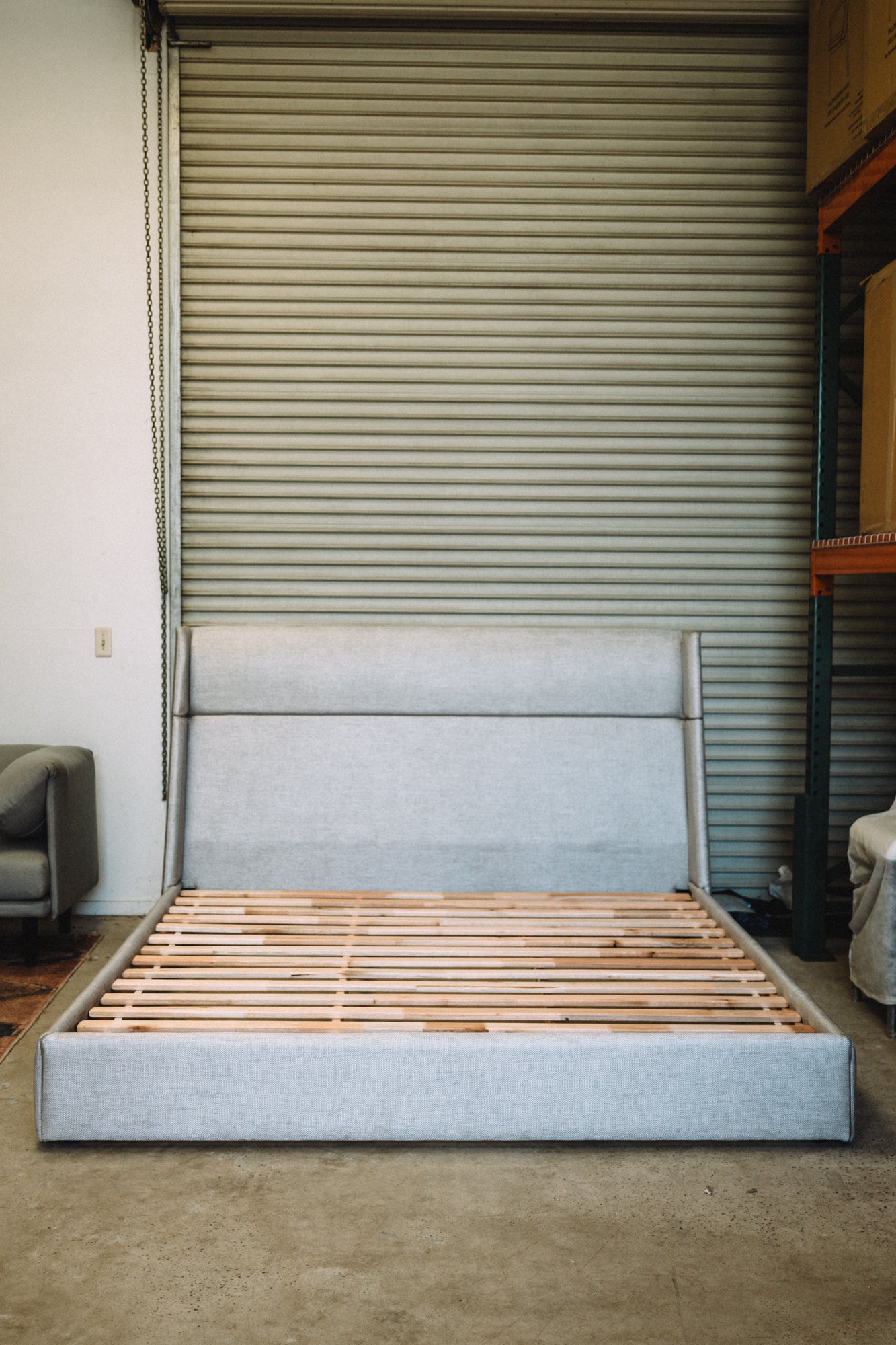MODLOFT Bond Platform Bed King Size