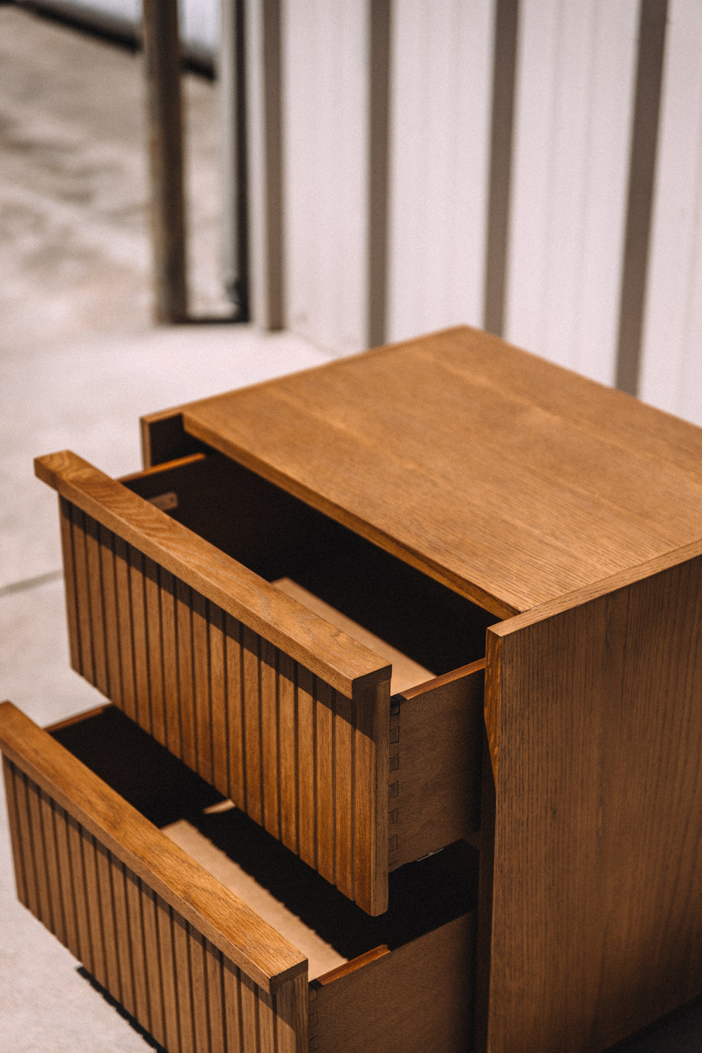 Article Kouva 2-Drawer Nightstand Smoked Oak