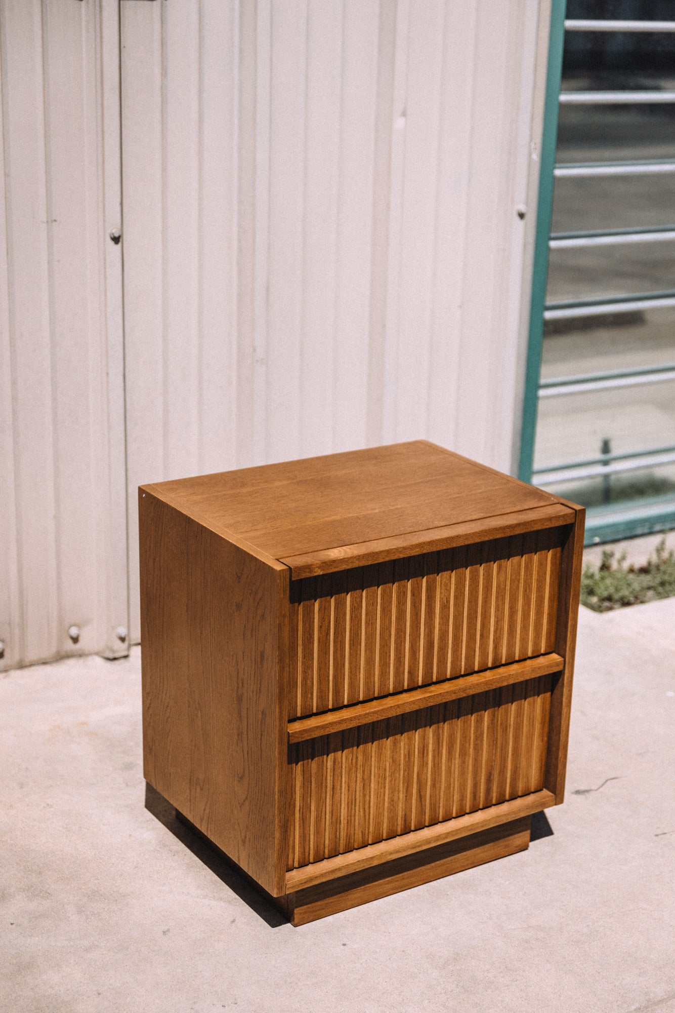 Article Kouva 2-Drawer Nightstand Smoked Oak
