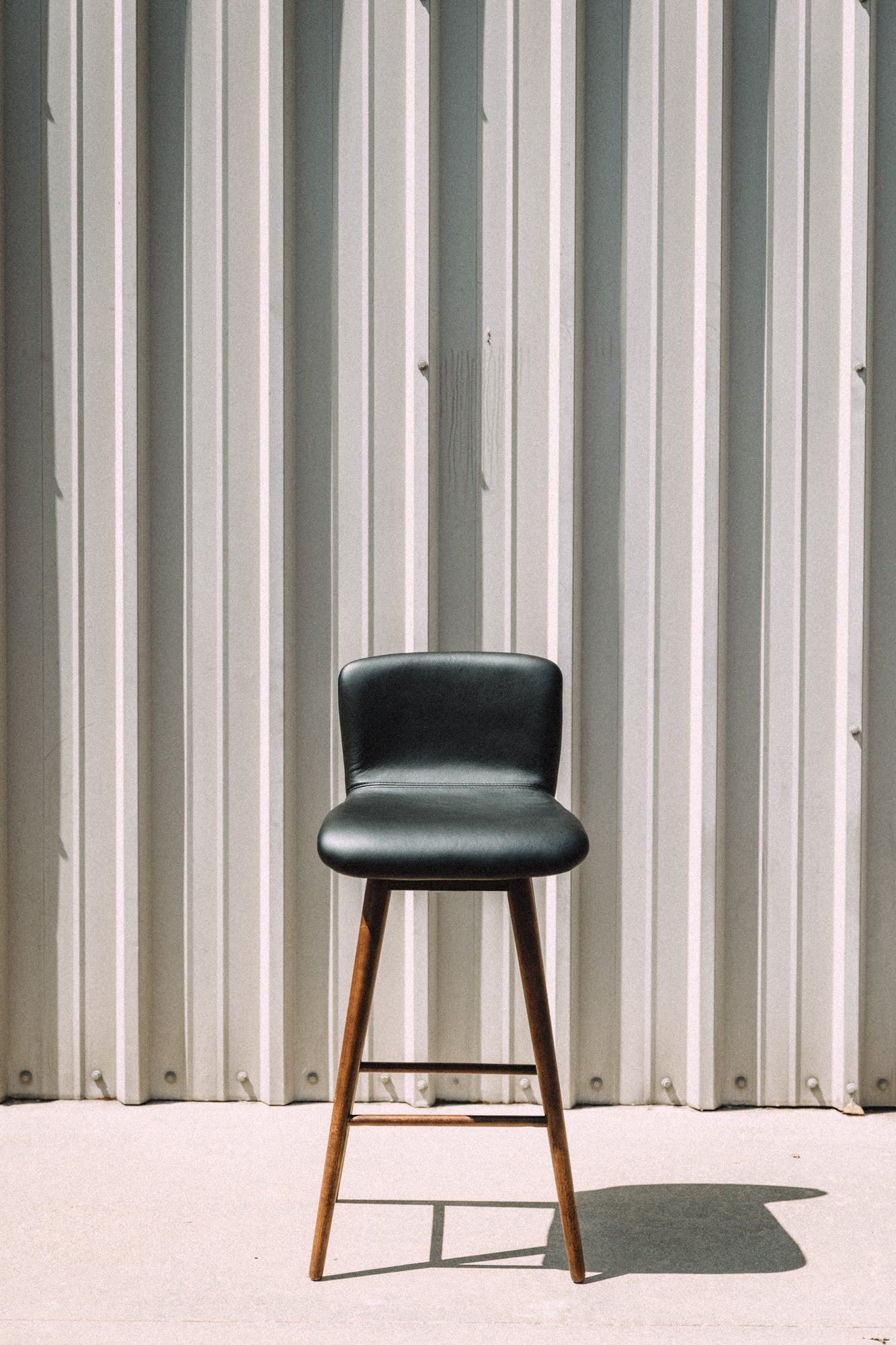 Article Sede Leather Swivel Bar Stool Walnut And Black (Set of 2)