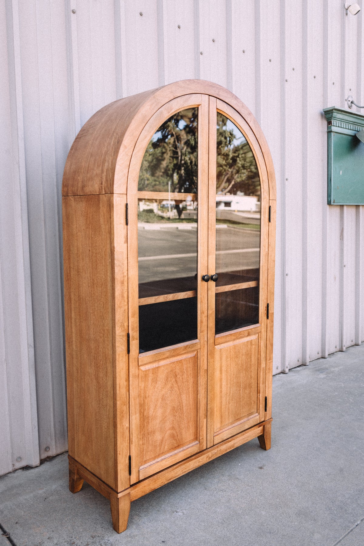 Lola Cabinet