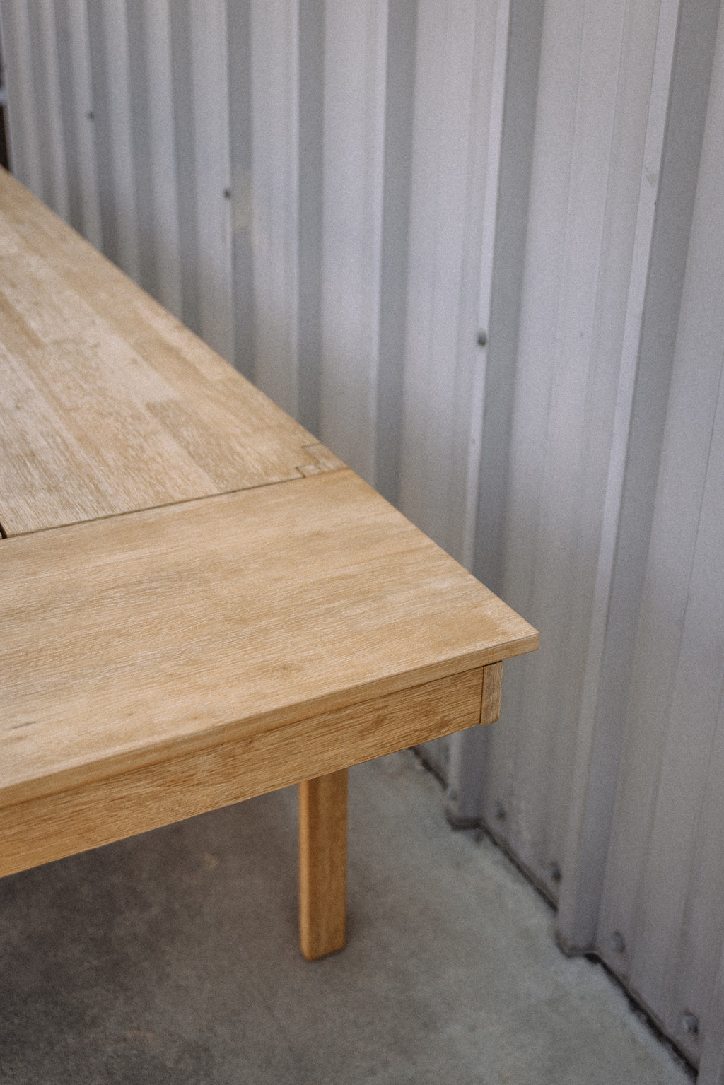 Mopio Logan Solid Wood Extendable Dining Table